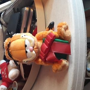 TY Happy Holidays Garfield